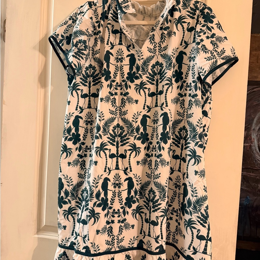 Tropical Print flowy dress NWT cherry Betty